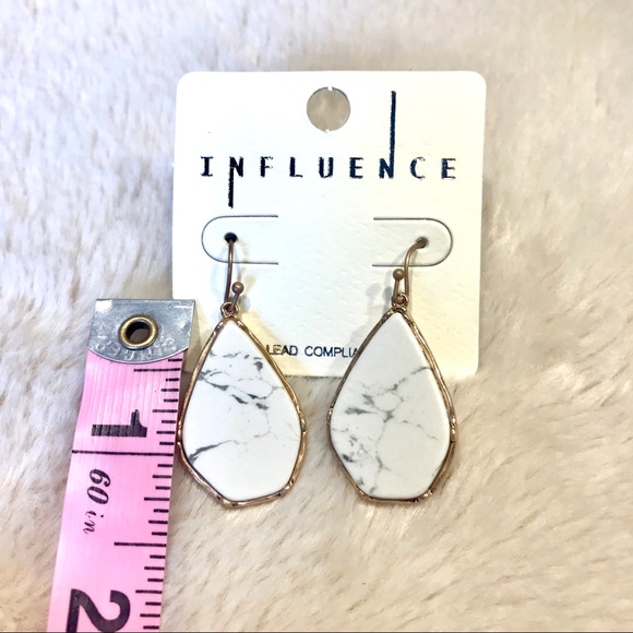 Artisan White Marbled and Gold Tone Earrings - Picture 2 of 3